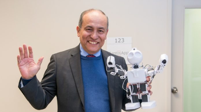 Omar Silva Fulchi owner of Robo Geek a company that teaches programming and robotics